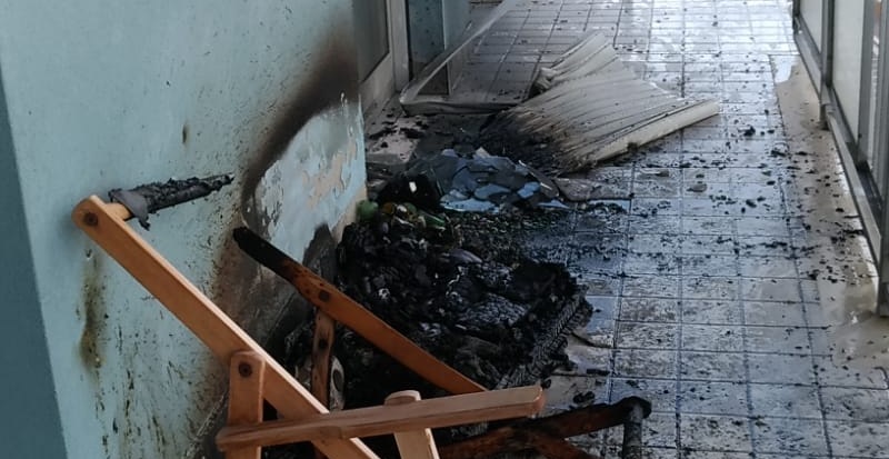 Fiamme sul balcone di un appartamento, Vigili del Fuoco evitano il peggio per una famiglia