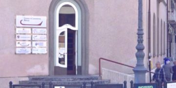 Minaccia l'ex compagna di pubblicare foto porno sul web se non ...