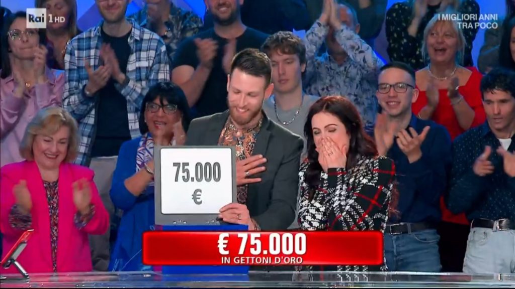 Colpaccio del Molise ad “Affari tuoi”, Cristian affiancato da sua moglie Enrica porta a casa 75mila euro