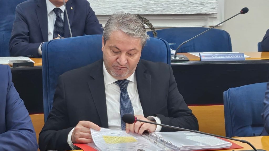 Richiesta di rinvio a giudizio per Roberti, sostegno dal centrodestra: “Lavori con serenità, no a processi mediatici”