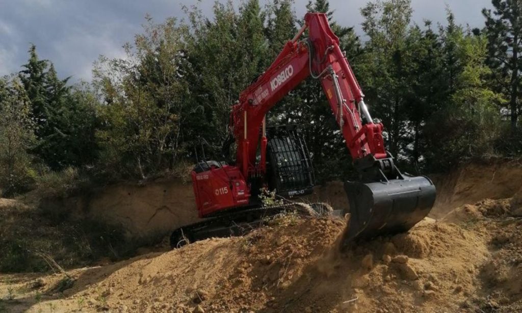 Vigili del Fuoco, presentato nuovo escavatore assegnato al Comando di Campobasso