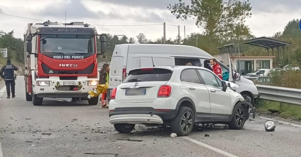 Tragico scontro sulla tangenziale di Campobasso: due vittime