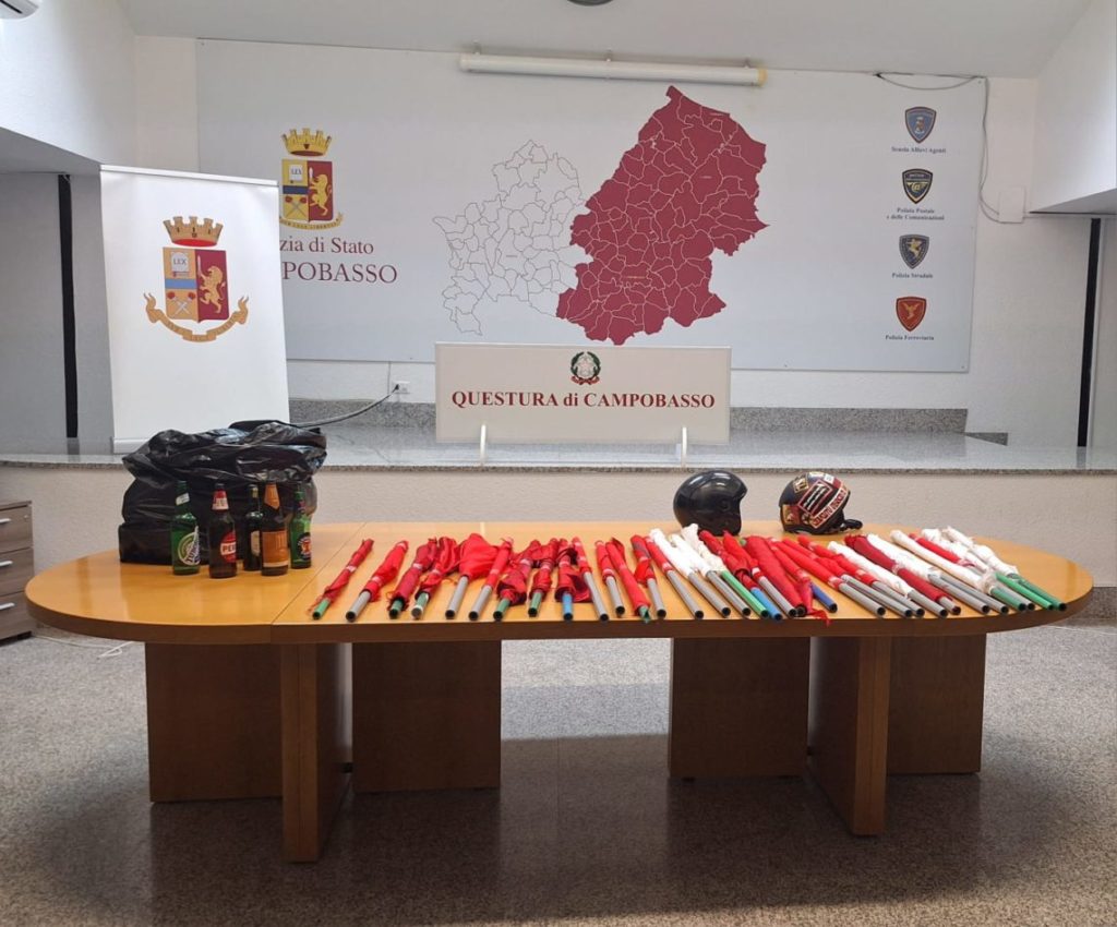 Controlli dopo Campobasso-Rimini: sequestrati bastoni, caschi e bottiglie di vetro a gruppo di tifosi ospiti