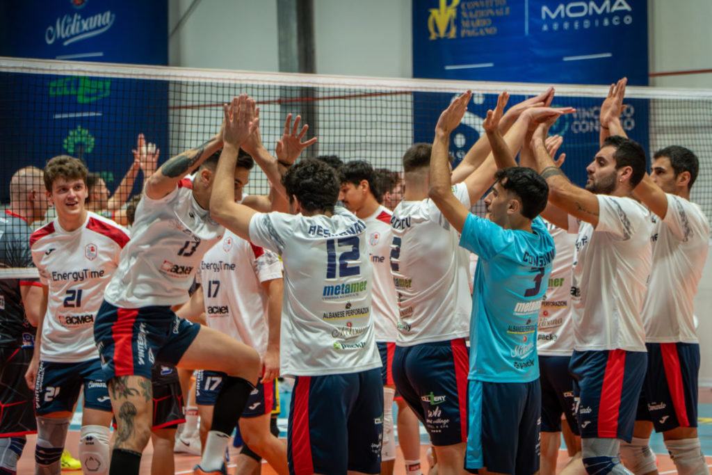 Spike Devils, capolavoro contro Gioia del Colle: tris rossoblù e vetta confermata