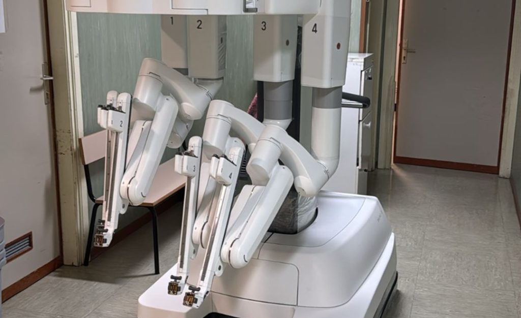 Sanità del futuro, nuovo sistema di chirurgia robotica ‘da Vinci Xi’ al Cardarelli