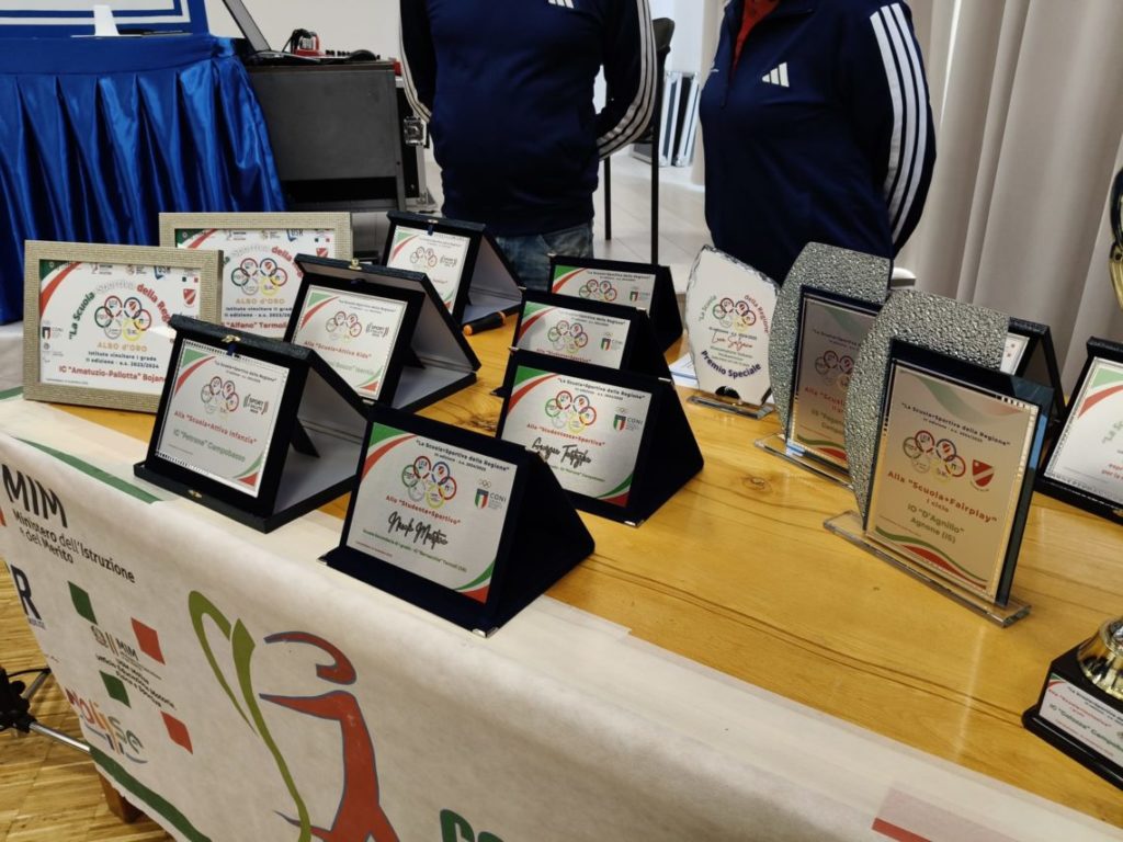 “La Scuola+Sportiva della Regione”, consegnati 16 premi a istituti e giovani atleti. FOTO