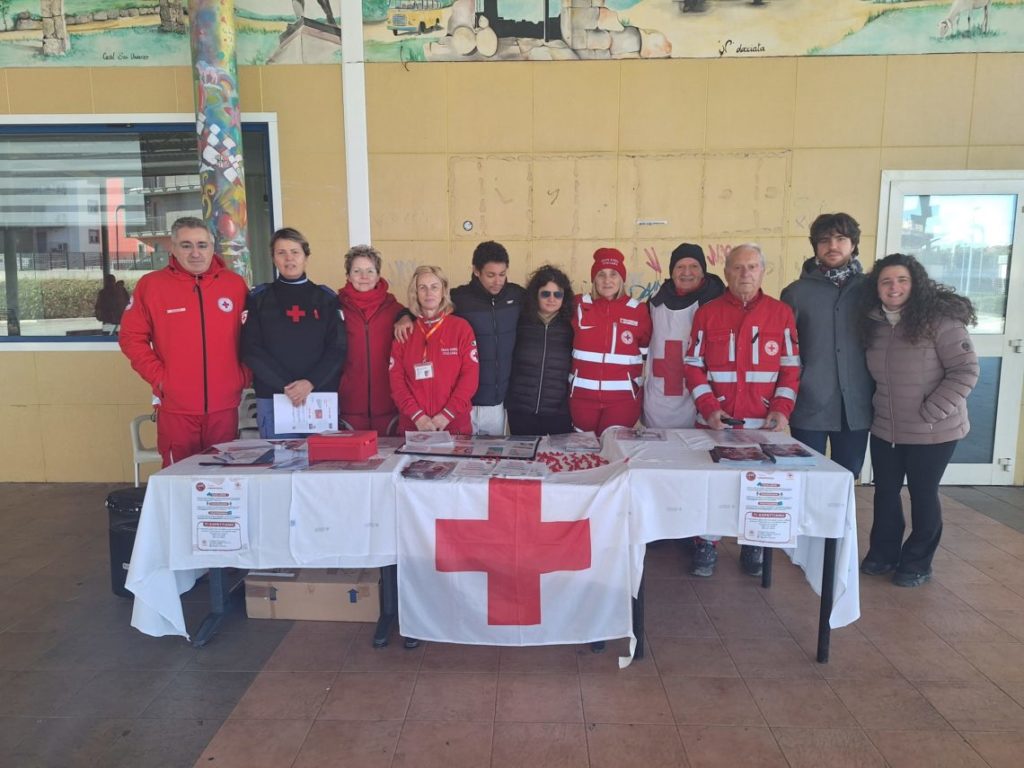 Giornata mondiale contro l’AIDS, i volontari della Croce Rossa incontrano i giovani