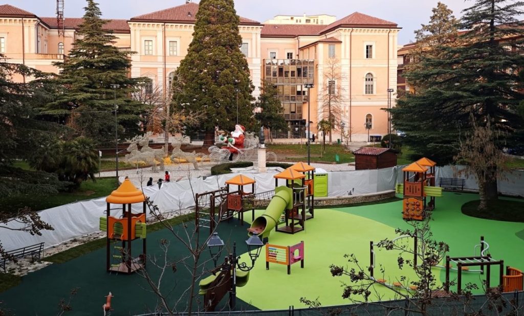 Terminati i lavori al parco giochi di Villa Musenga, prima area della città “no smoking”