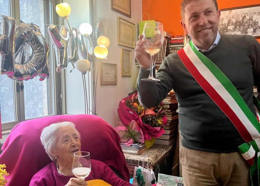Sesto Campano celebra i 100 anni di Adele Martinelli: un secolo di arte, coraggio e modernità