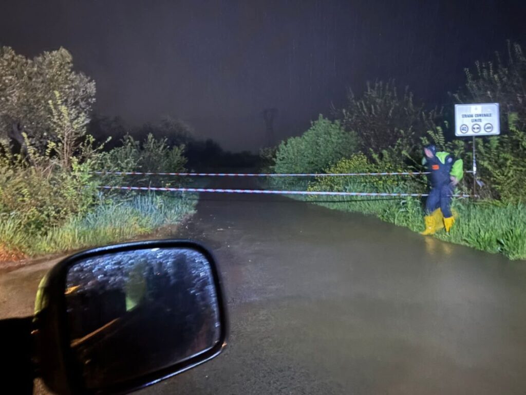 Maltempo: neve e strade allagate, scuole chiuse in una ventina di comuni