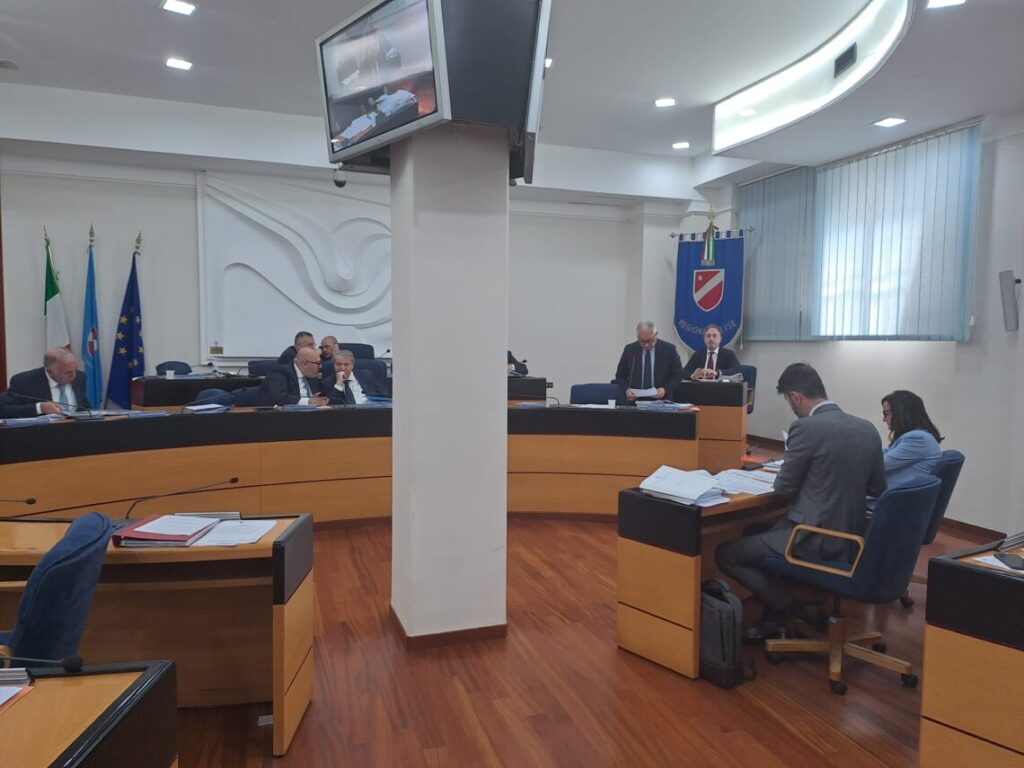 Manovra di bilancio, partito l’esame in aula della Legge di stabilità. Seduta aggiornata al 12 maggio