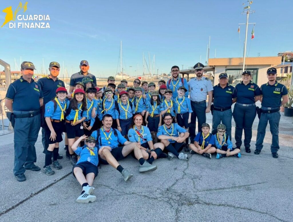 Sicurezza e cultura della legalità economica, la Guardia di Finanza incontra i piccoli scout. FOTO
