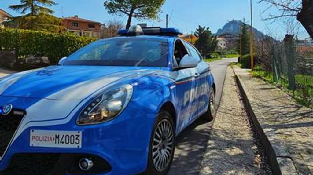 Ore di tensione a Campobasso: uomo si barrica in casa e lancia oggetti contro le forze dell’ordine