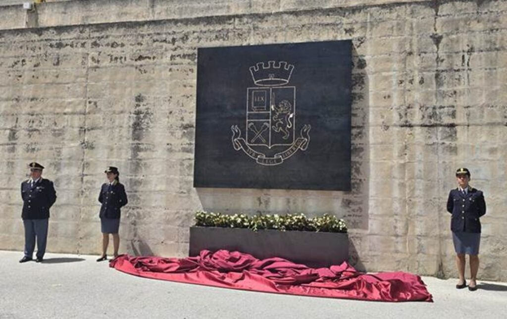 “Rivera”, svelata opera artistica dedicata alla Polizia di Stato. Letta poesia in ricordo delle vittime di Via D’Amelio