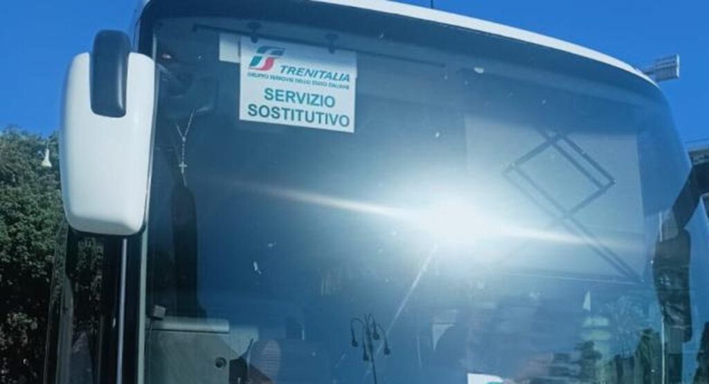 Treni, ad agosto bus sostitutivi per Roma e Napoli