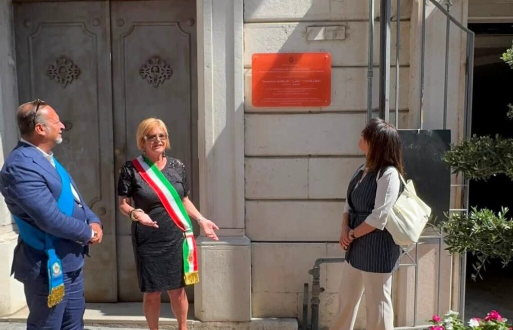 Campobasso, scoperta targa commemorativa dedicata a Lello Lombardi. Fu tra i promotori dell’Unimol