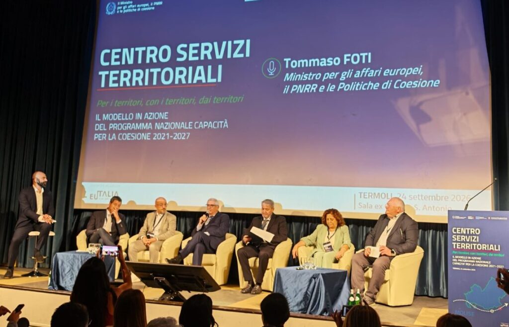 Il ministro Foti a Termoli per il Centro Servizi Territoriali. In Molise 39 progetti per 12,5 mln di euro