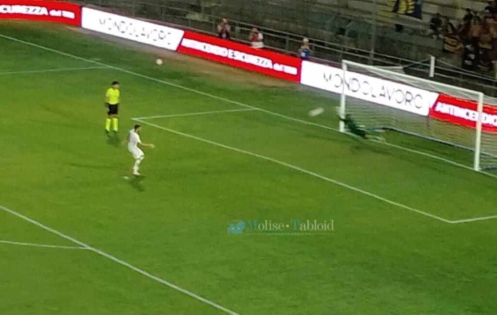 Coppa Italia. Il Campobasso raggiunto in pieno recupero dalla Scafatese, il Lupo la spunta ai rigori e va agli ottavi