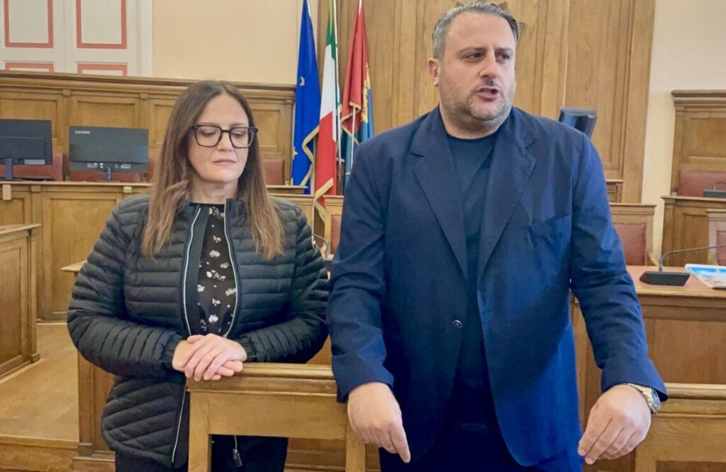 “Nessuno resti senza un fiore”: presentata a Palazzo San Giorgio l’iniziativa di solidarietà e memoria