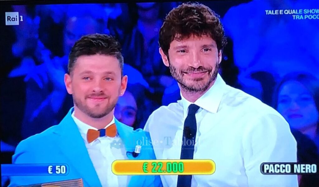 Antonio accetta 22mila euro ad Affari Tuoi ed evita il pacco nero