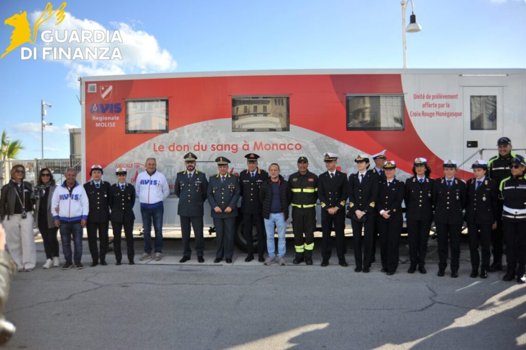 Solidarietà, il Reparto Aeronavale della GdF in prima linea con l’Avis per donare il sangue