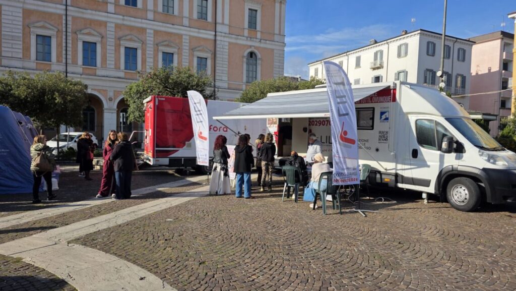 “La prevenzione tra la gente”: ampia adesione alla due giorni di screening gratuiti in piazza